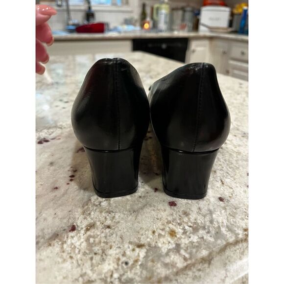 Etienne Aigner Savannah Black Leather Low Heel Sz 8N NWT - Picture 6 of 7